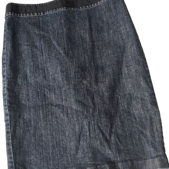 Boden Dark Denim with Grosgrain Trim at Waist Zip Up BackSkirt Size 4 - Picture 1 of 11